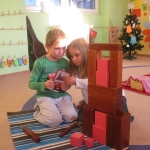 ruzova-vez-a-hnede-schody-varianta-i